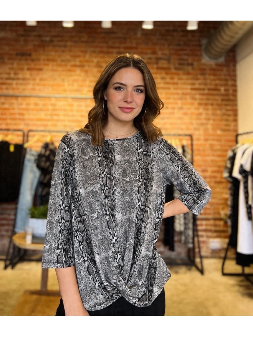 CURE Snake Print Twist Front Tunic Blouse Knit 3/4 Sleeve Gray Black White M